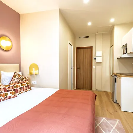 Cozy And Well Arranged - Pereire Paris